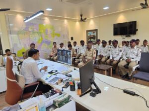 जलगांव में बढ़ते फेटल हादसों पर पुलिस अलर्ट सड़क दुर्घटनाएं रोकने के लिए अधिकारियों की बड़ी बैठक, कई अहम फैसले